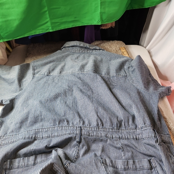 Women's Short Sleeve Denim Jumpsuit - Universal Thread Size 30 - Picture 13 of 16